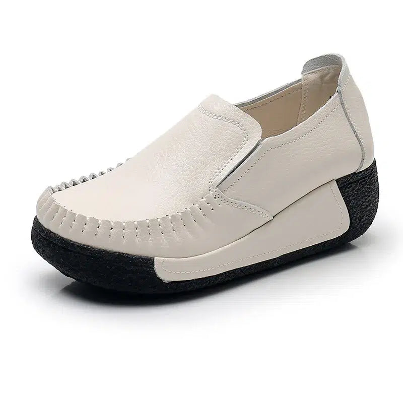 Ortopediska vita loafers med svart sula för kvinnor