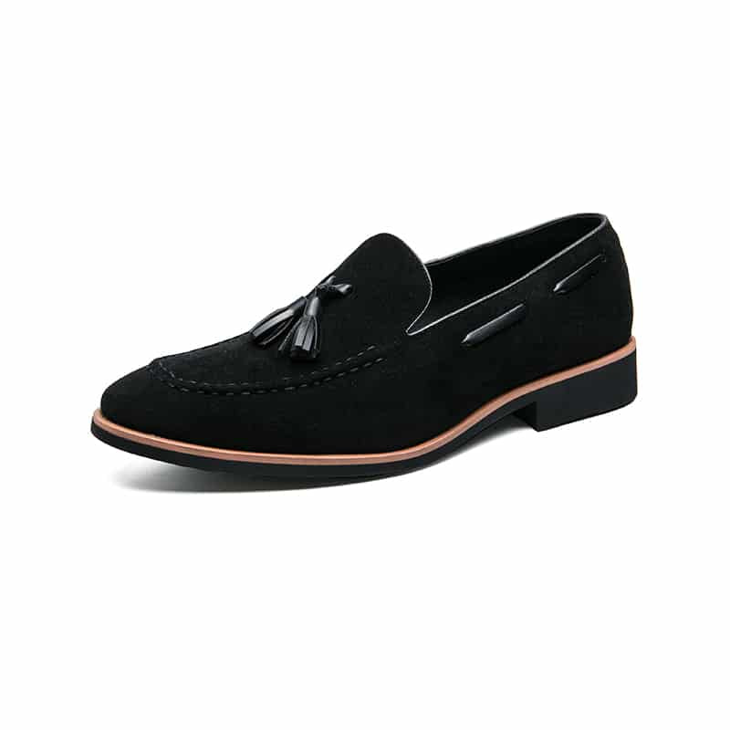 Avslappnade svarta loafers i äkta mocka med tofsar för herrar