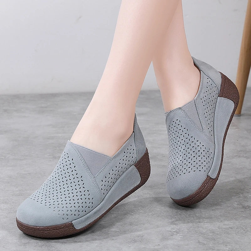 Bekväma perforerade loafers med kilsula för dam, bild 4 av 11