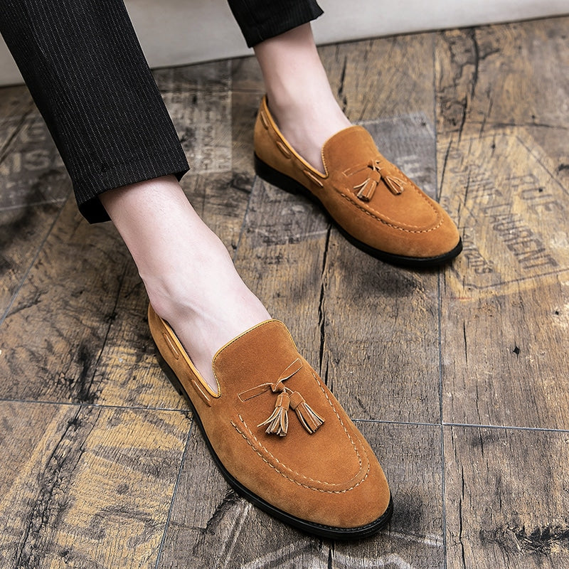 Loafers med tofsar i mockaeffekt kamelbeige, bild 7 av 9