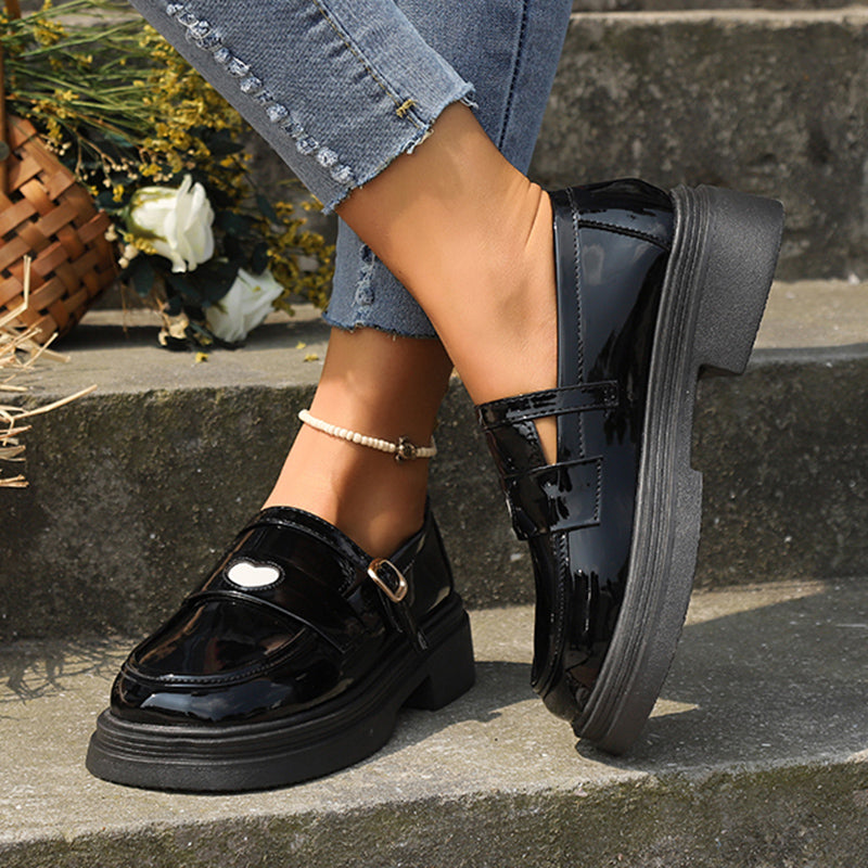 Lackläder loafers för dam med hjärtdesign, bild 2 av 8