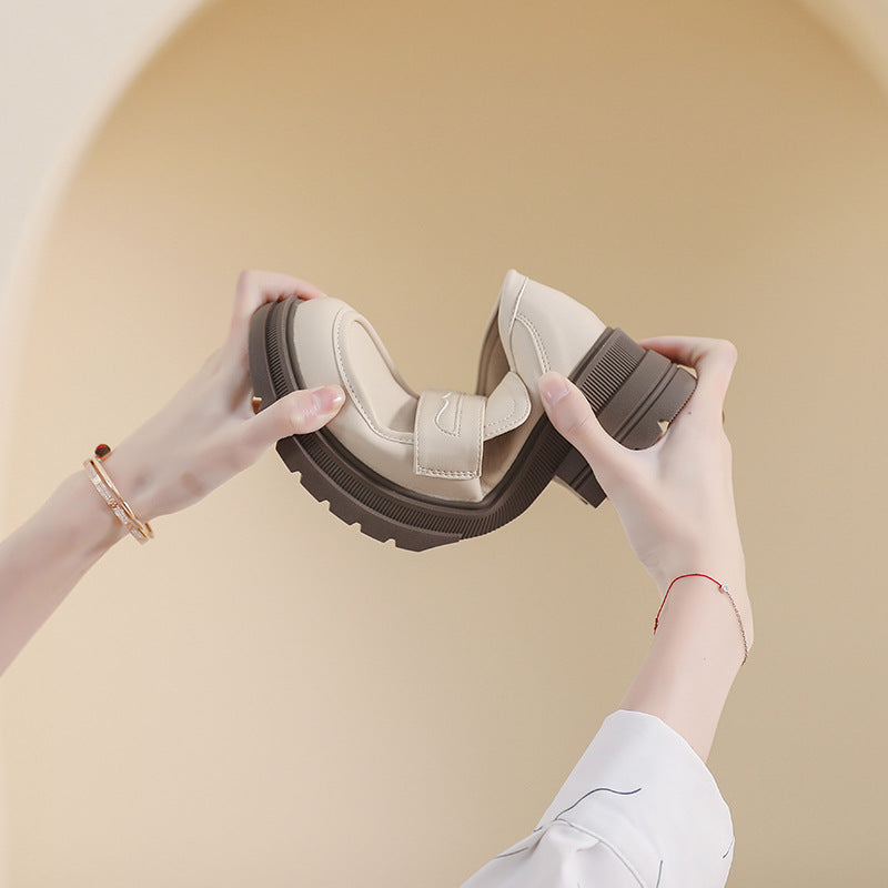 Beige loafers med platåsula i läder för kvinnor, bild 3 av 4