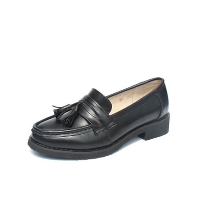 Eleganta svarta loafers med tofsar i äkta läder för dam