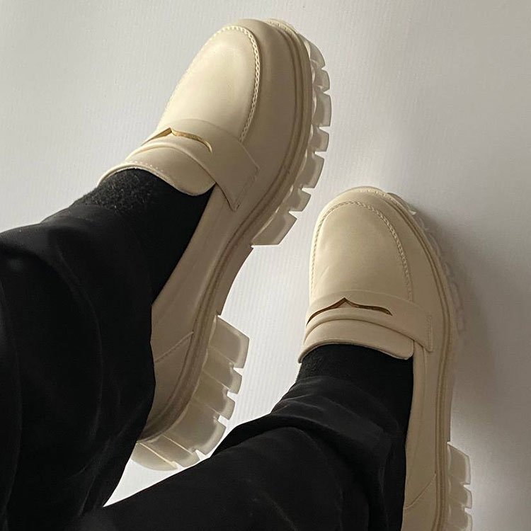 Enkla loafers med klack och tjock sula, bild 10 av 14