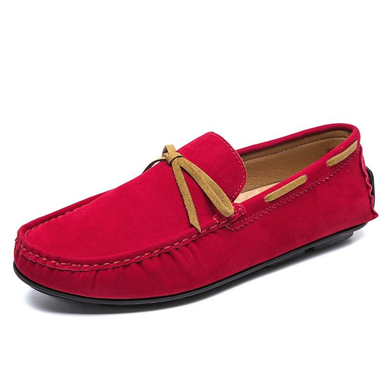 Färgade röda slip-on-loafers i mockaeffekt för män