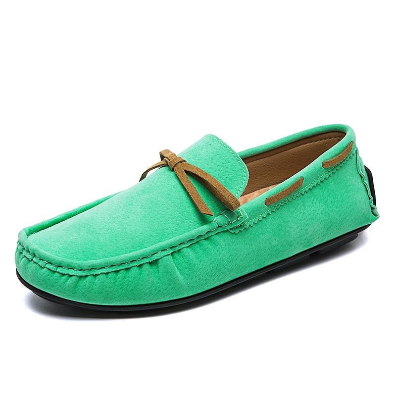 Färgade gröna slip-on-loafers i mockaeffekt för män