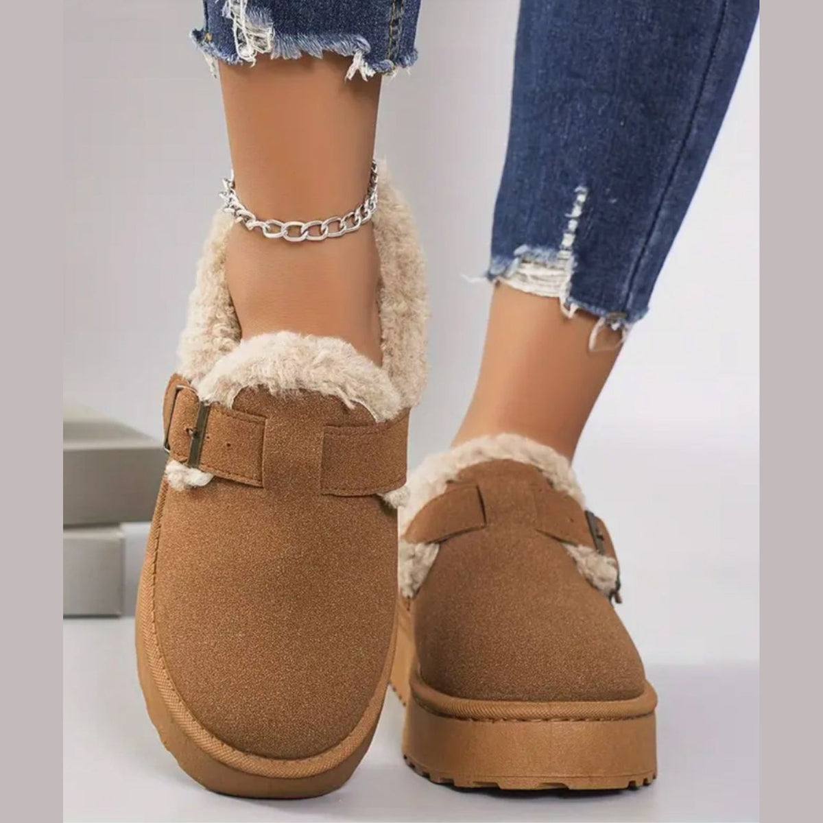Bruna fodrade loafers för dam med vitt foder och tjock sula, detaljbild av sulan