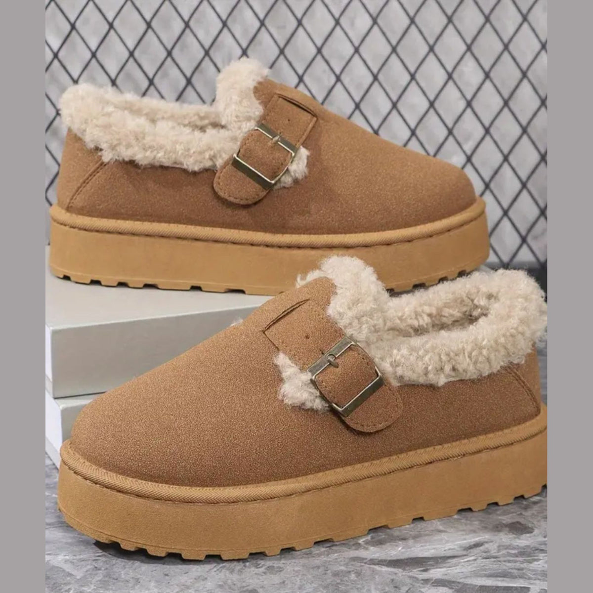 Bruna fodrade loafers för dam med vitt foder och tjock sula, detaljbild