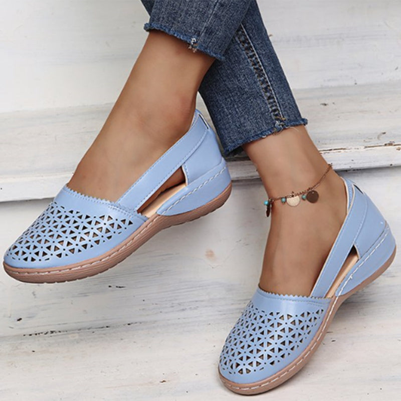 Genombruten loafer i vintagestil med liten kilklack för dam, bild 3 av 13