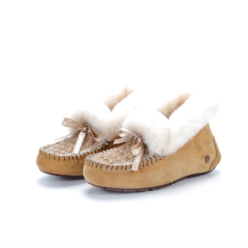Indianska beige mockasiner i fodrat mocka med tweed-skaft