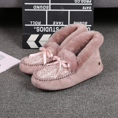 Indianska rosa mockasiner i fodrat mocka med tweed-skaft