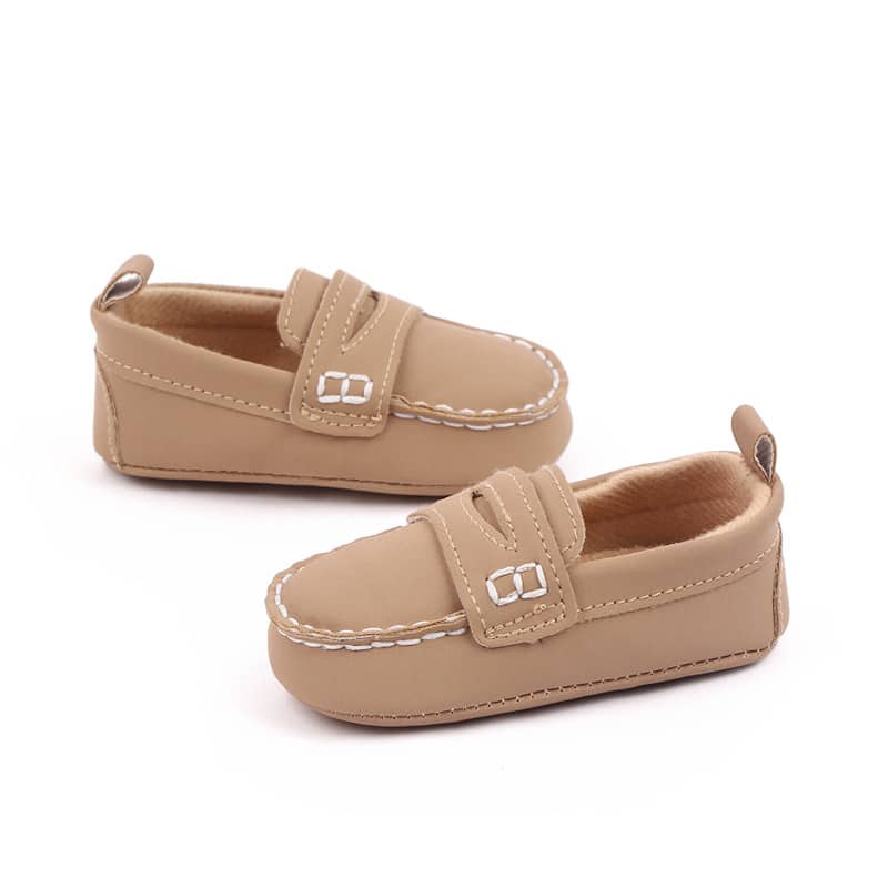 Klassiska läderloafers för babyflickor, bild 5 av 6