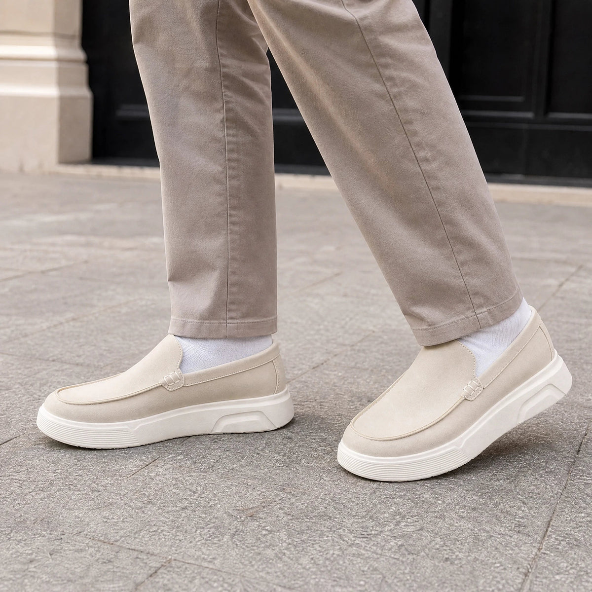 Gräddvita loafers för herr med bekväm plattformssula, beige