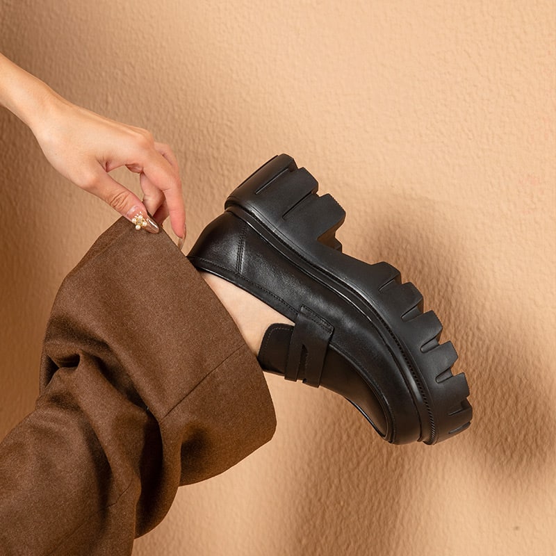Loafers i läder med rund tå för kvinnor, bild 2 av 5
