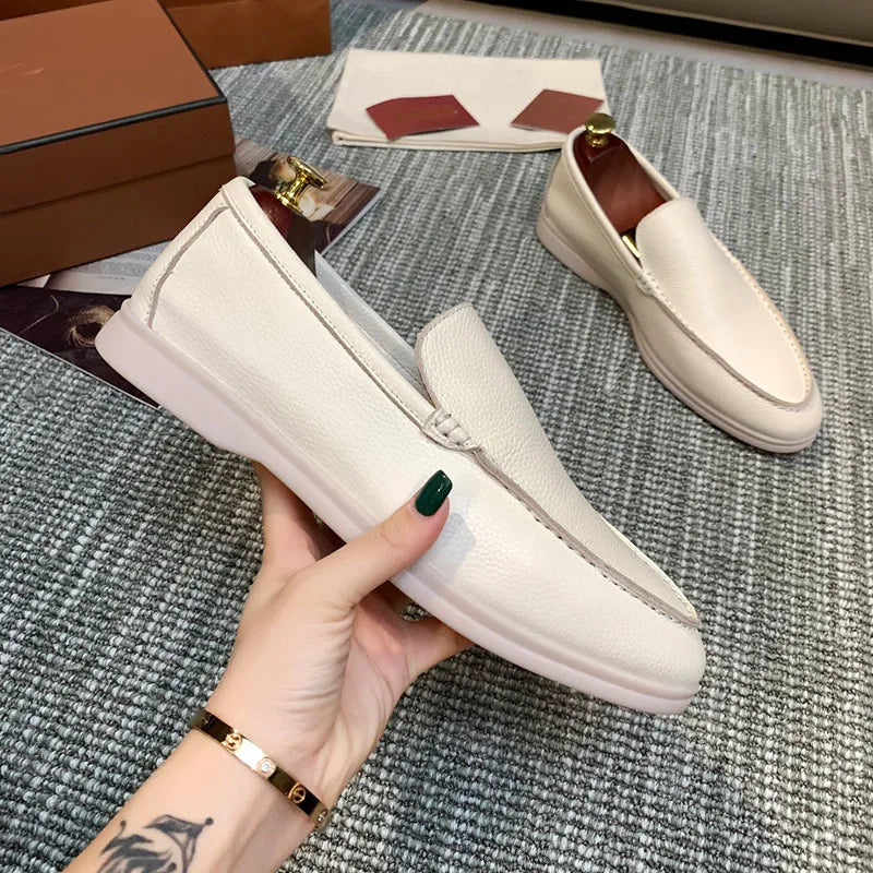 Ljusbruna slip-on loafers för herr med tjock sula paret tillsammans