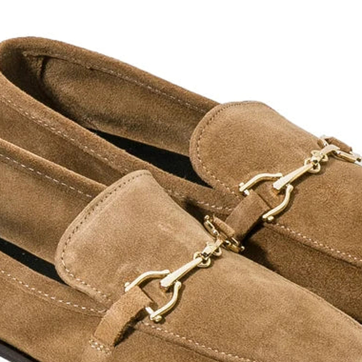 Sidovy av loafer i syntetmocka med guldfärgad horsebit