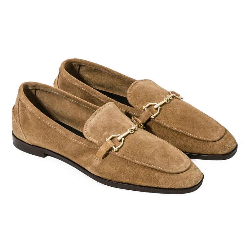 Loafers dam med gummisula sedda underifrån