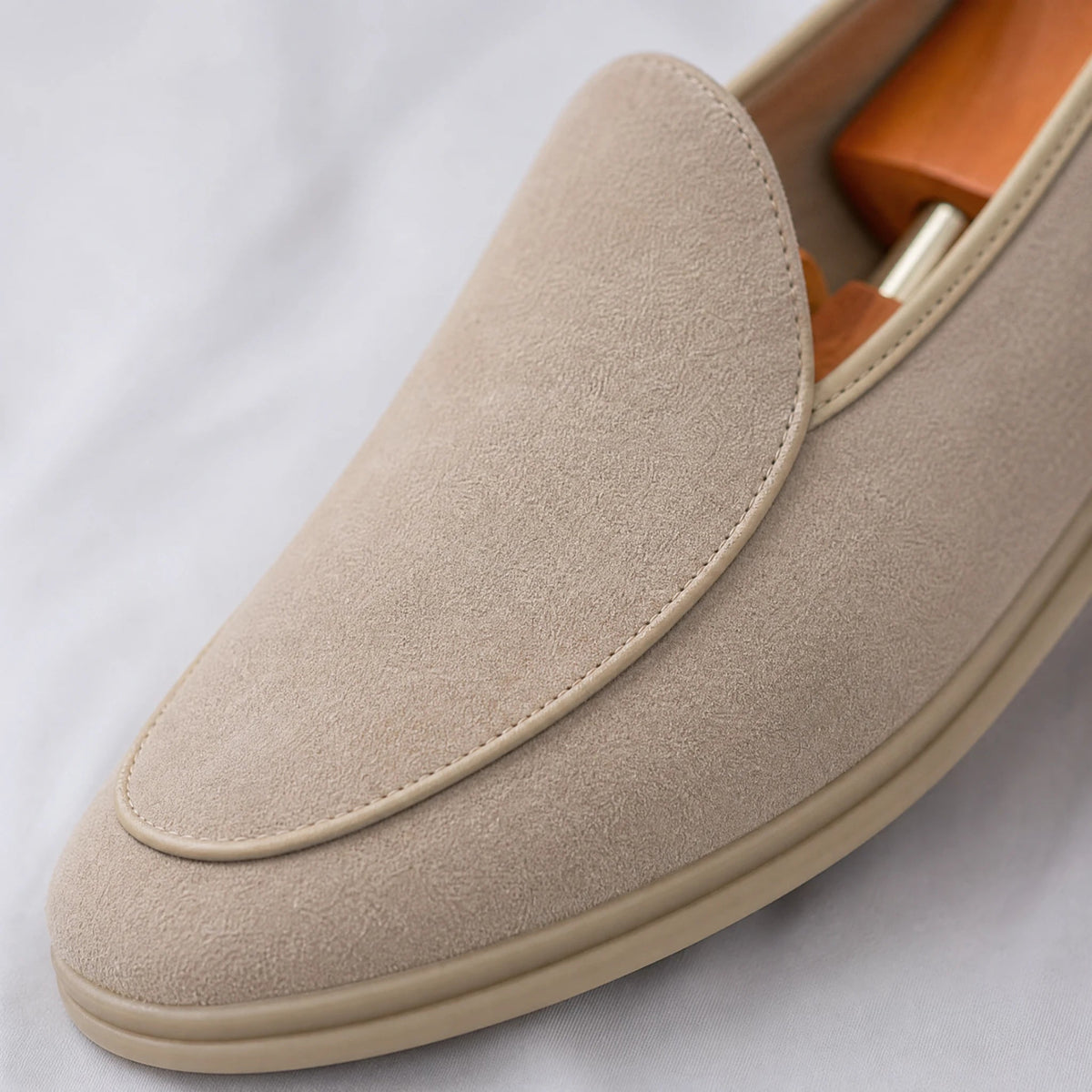 Herrloafers i syntetisk mocka, beige