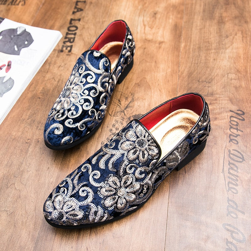 Loafers med glansigt sammeteffekt, blomsterbroderi och paljetter, bild 7 av 11