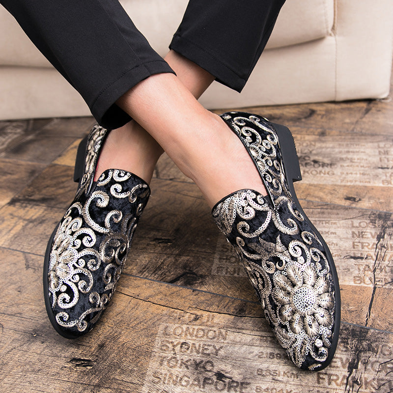 Loafers med glansigt sammeteffekt, blomsterbroderi och paljetter, bild 9 av 11