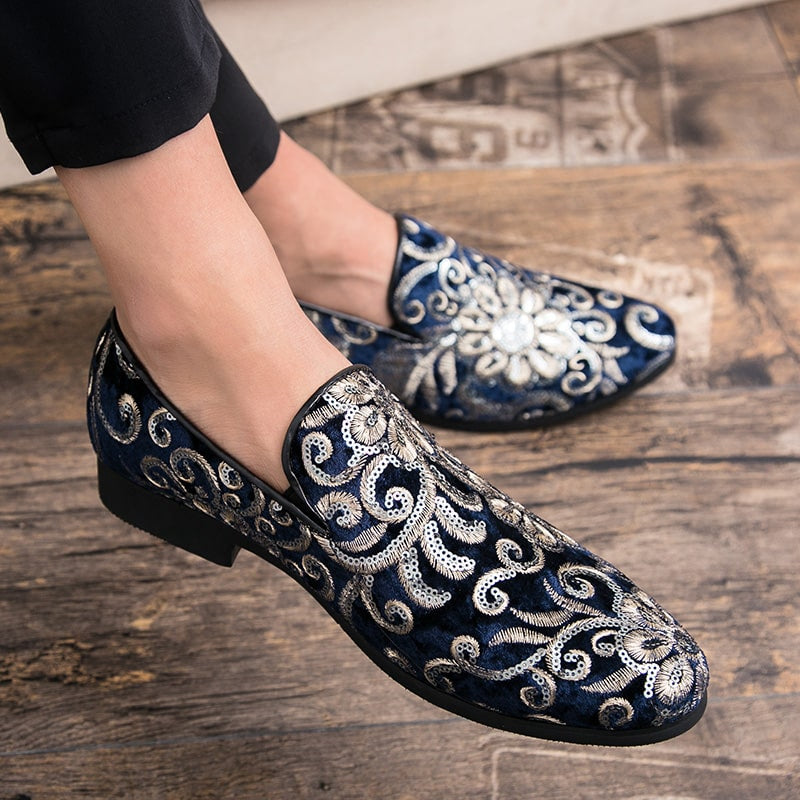Loafers med glansigt sammeteffekt, blomsterbroderi och paljetter, bild 8 av 11