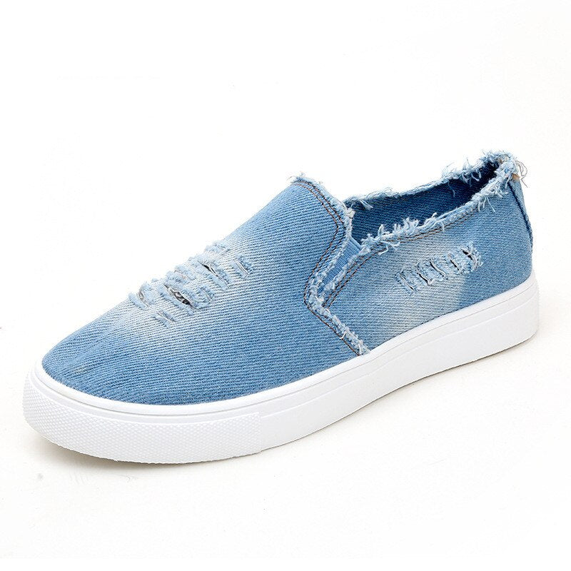 Loafers i ljust tvättat och repad denim för kvinnor, bild 2 av 4