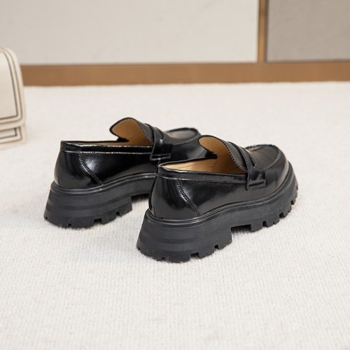 Loafers i slätläder med tjock sula, bild 13 av 17