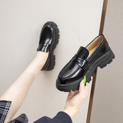Loafers i slätläder med tjock sula, bild 15 av 17