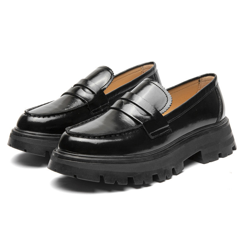 Svarta loafers i slätläder med tjock sula