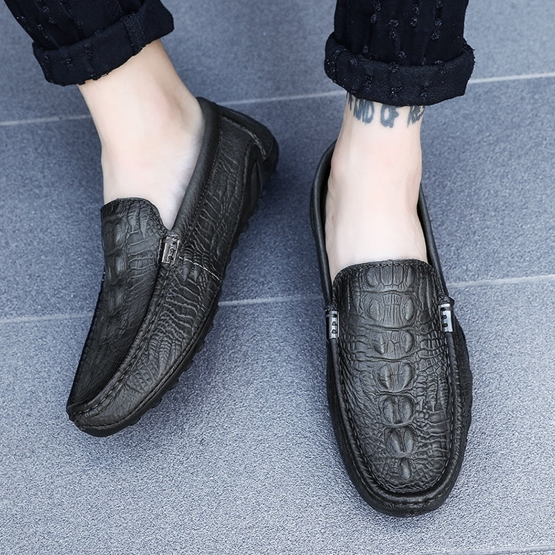 Loafers i äkta läder med krokodilmönster, bild 3 av 8