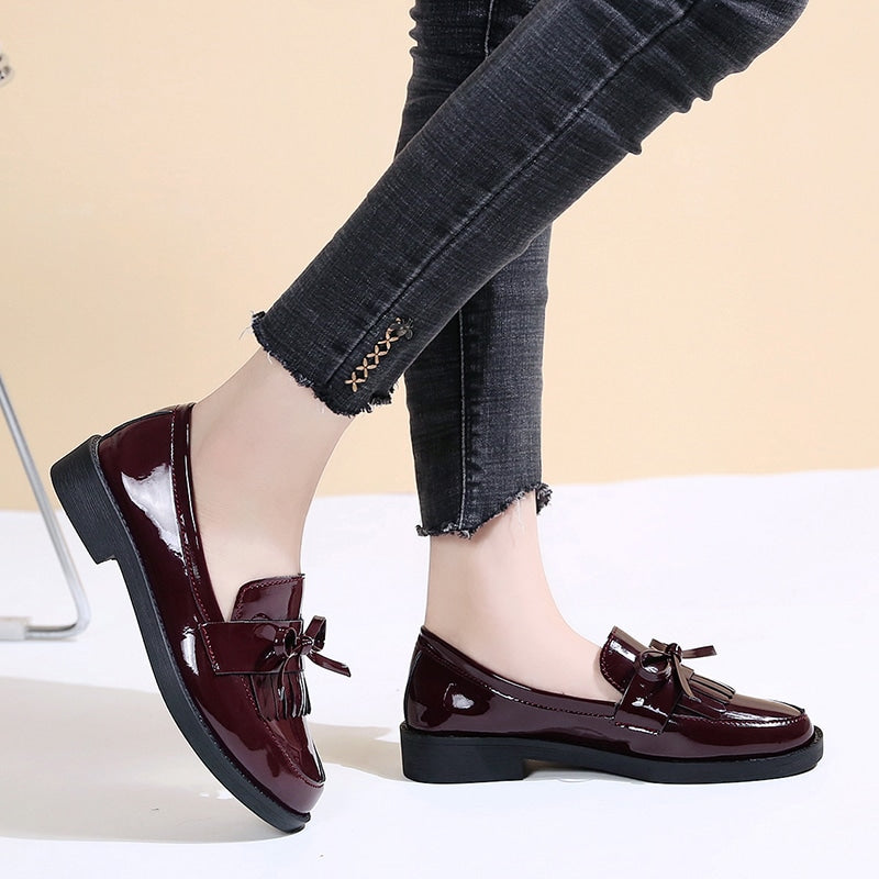 Loafers i syntetläder med rosett för kvinnor, bild 3 av 7