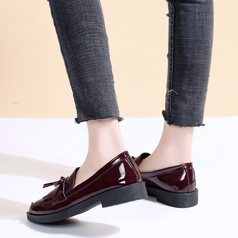 Loafers i syntetläder med rosett för kvinnor, bild 5 av 7