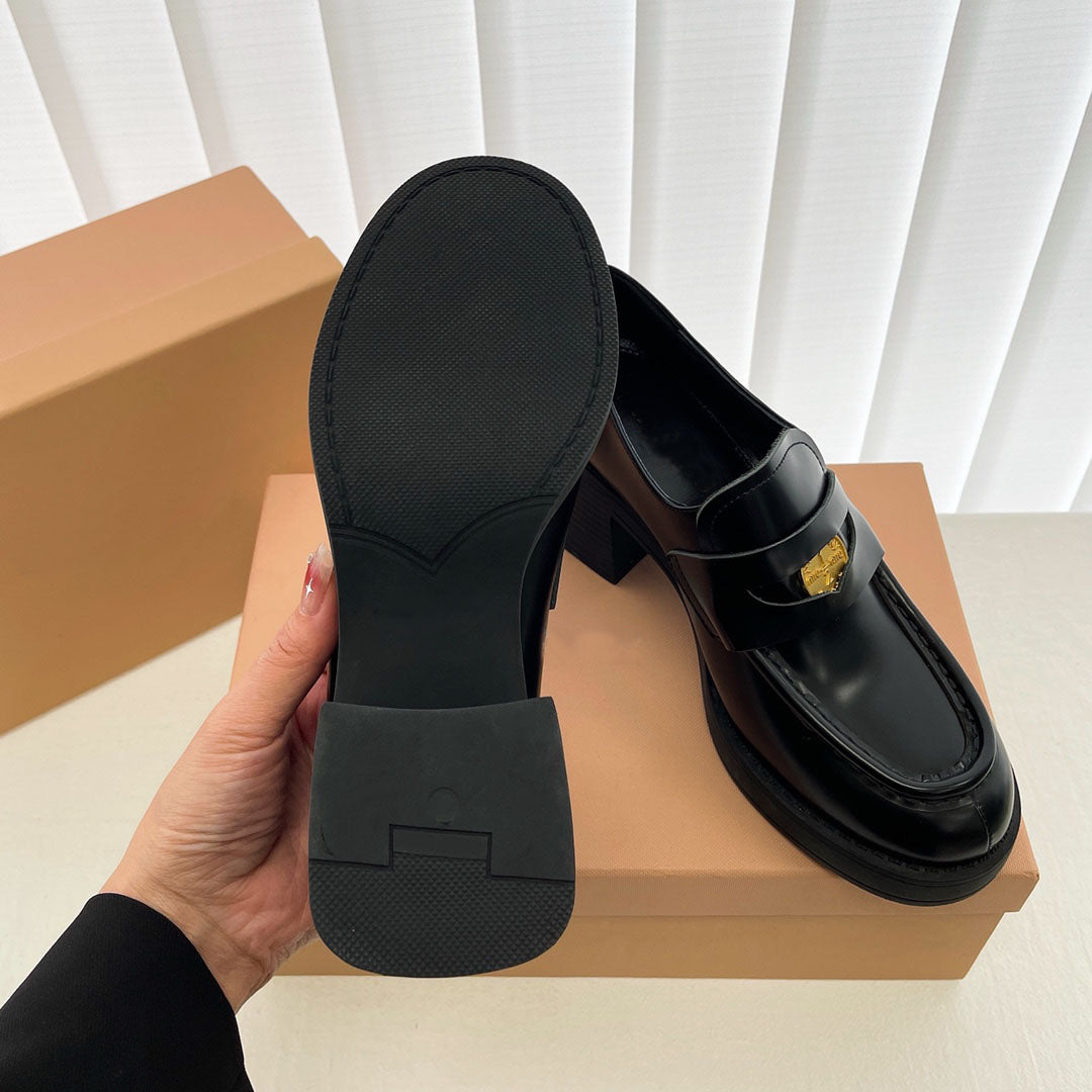 Svarta loafers med klackar för kvinnor, bild 4 av 4