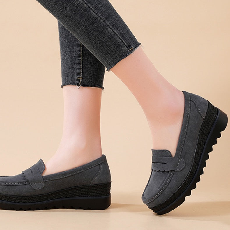 Loafers med platåsula i mockaeffekt för dam, bild 3 av 9