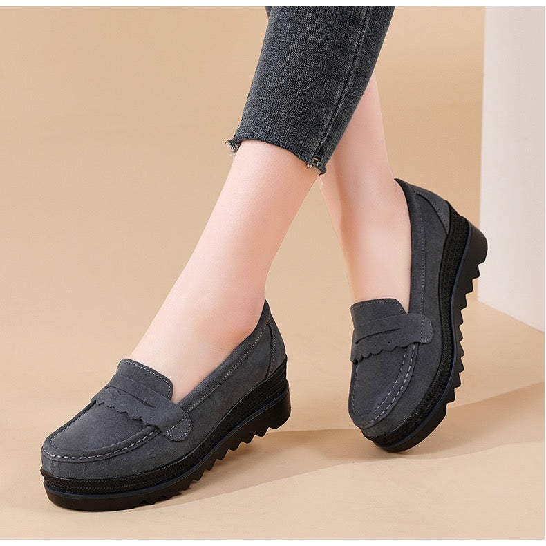 Loafers med platåsula i mockaeffekt för dam, bild 4 av 9