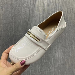 Loafers med rund tå i lackat syntetläder för kvinnor, Vit