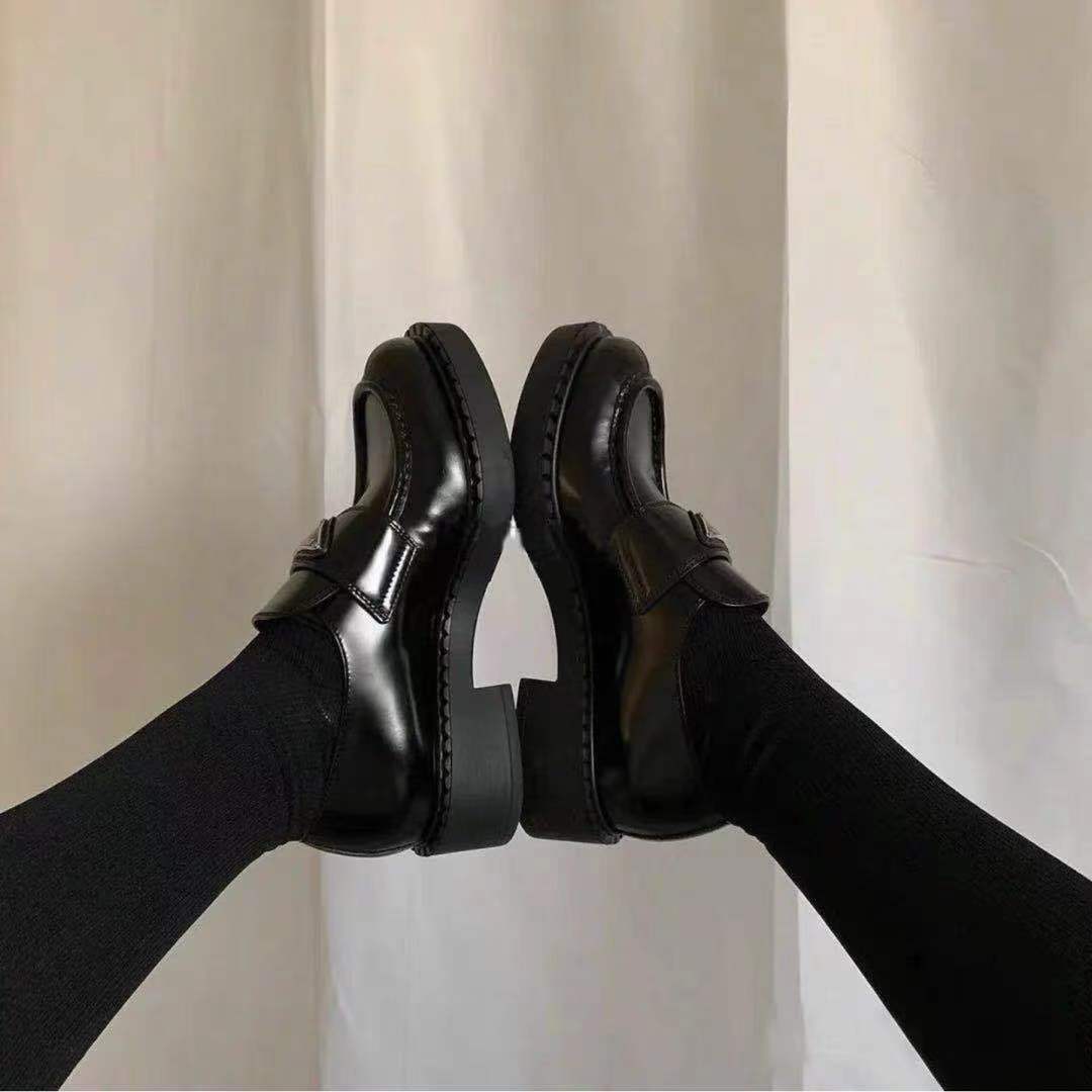 Loafers med tjock låg klack för dam, bild 4 av 9