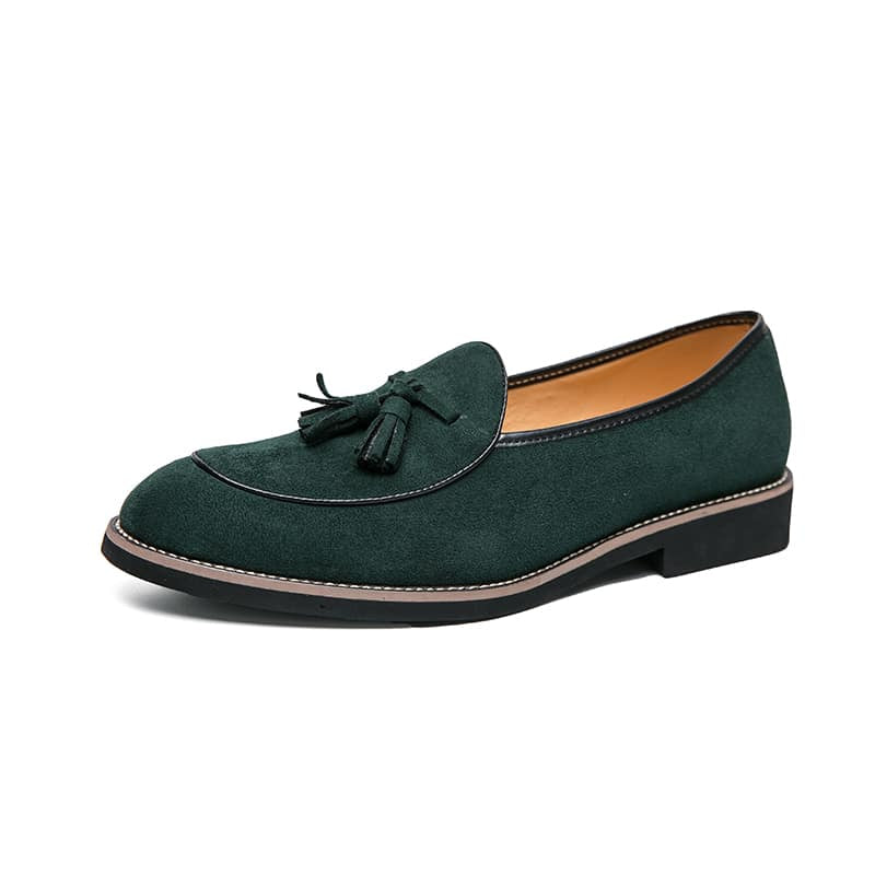 Loafers med tofsar i mockaläder med vita kontrastsömmar, bild 9 av 11