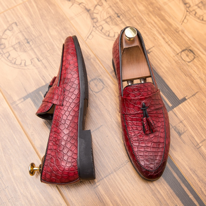 Loafers med tofsar i äkta läder med ormeffekt, bild 2 av 8