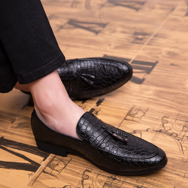 Loafers med tofsar i äkta läder med ormeffekt, bild 5 av 8