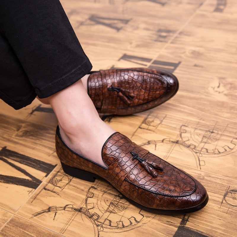 Loafers med tofsar i äkta läder med ormeffekt, bild 6 av 8