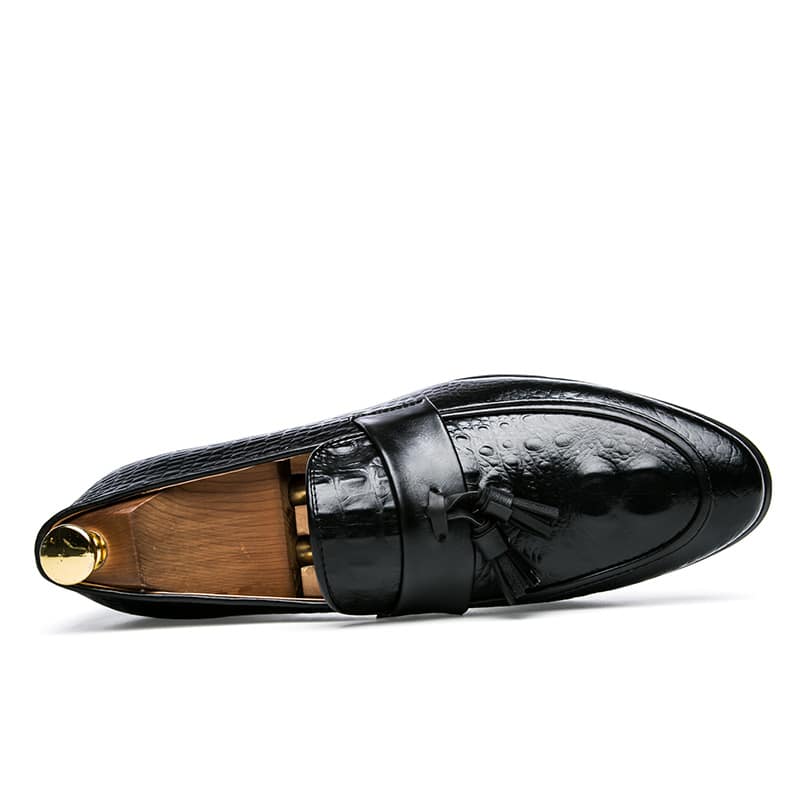 Loafers med tofsar i krokodilläderimitation, bild 13 av 18