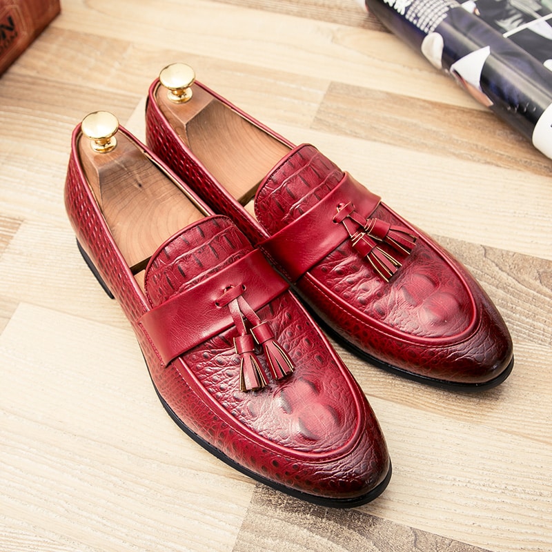 Loafers med tofsar i krokodilläderimitation, bild 5 av 18