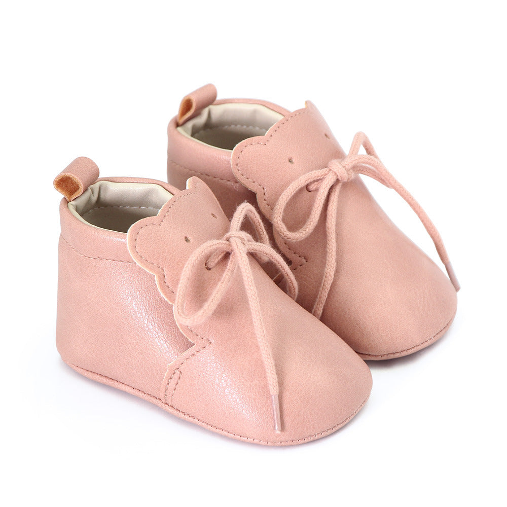 Mjuka loafers med snörning och björntungsdetalj för baby, bild 2 av 9