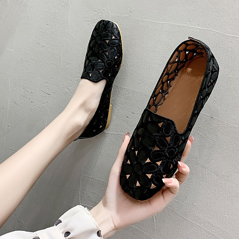 Platta mjuka loafers med genombruten design och blommönster, bild 7 av 9