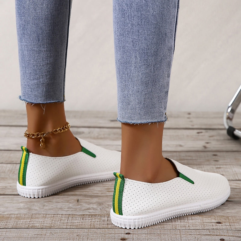 Mjuka perforerade loafers i vitt läder, bild 2 av 6