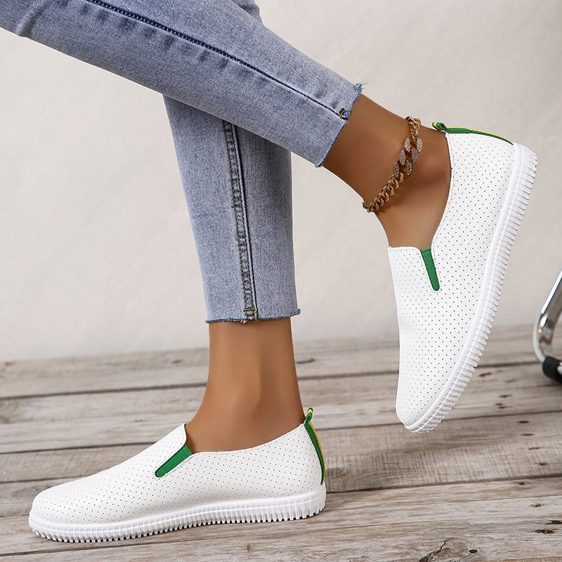 Mjuka perforerade loafers i vitt läder, bild 3 av 6