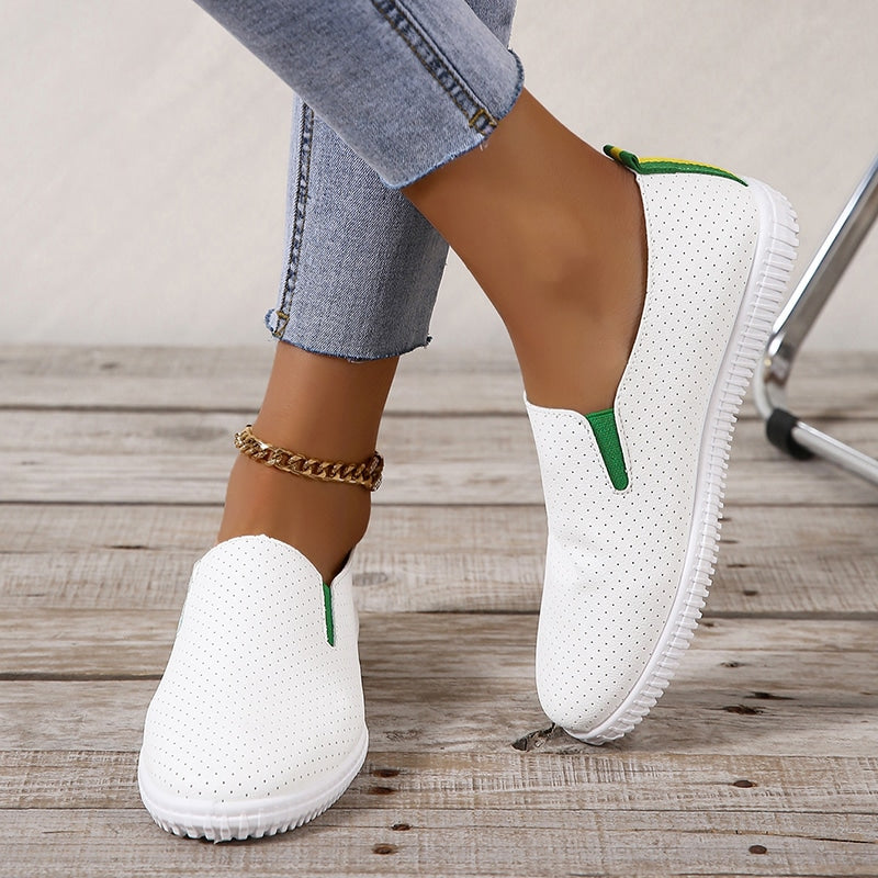 Mjuka perforerade loafers i vitt läder, bild 4 av 6