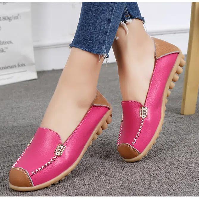 Tvåfärgade mjuka loafers i läderimitation, bild 12 av 21