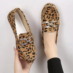 Mjuka loafers med leopardmönster och strass-ringar, Brun